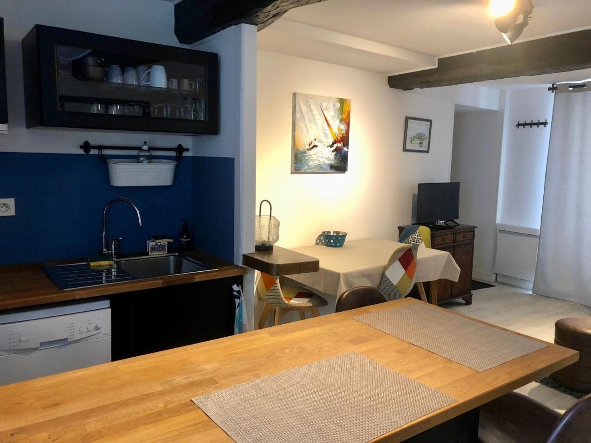 Appartement Haute Ville meublé avec cour privative Granville Exterior foto
