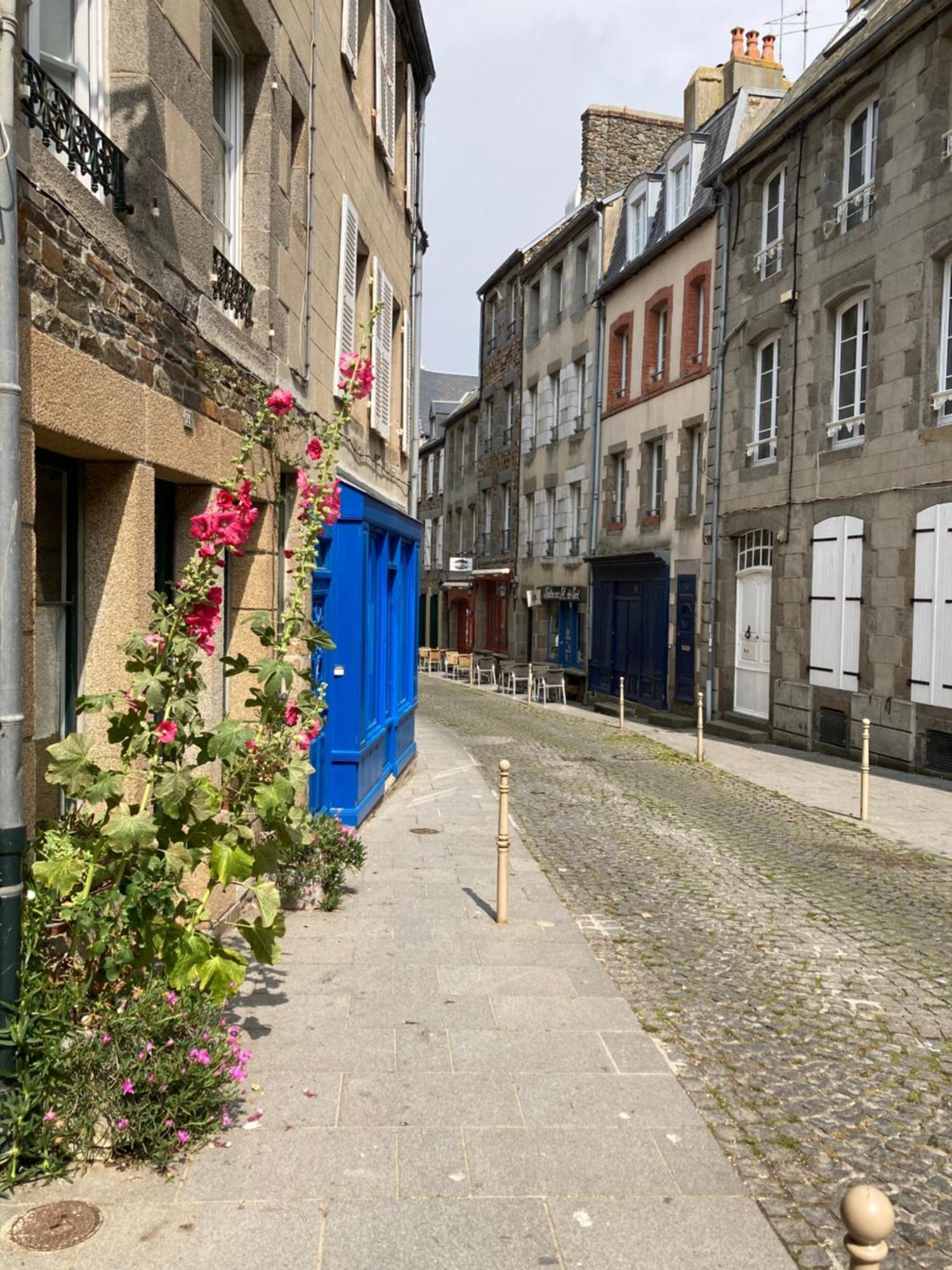 Appartement Haute Ville meublé avec cour privative Granville Exterior foto
